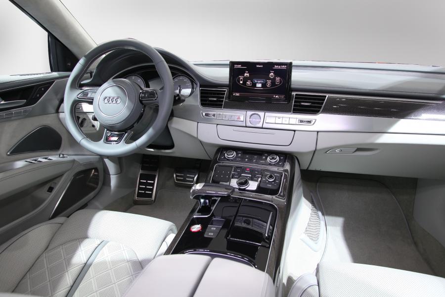 Торпедо Audi A8 SR 8 by Hofele Design (D4) 2011 года  (фото 10 из 30)